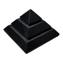 Pyramide en Shungite